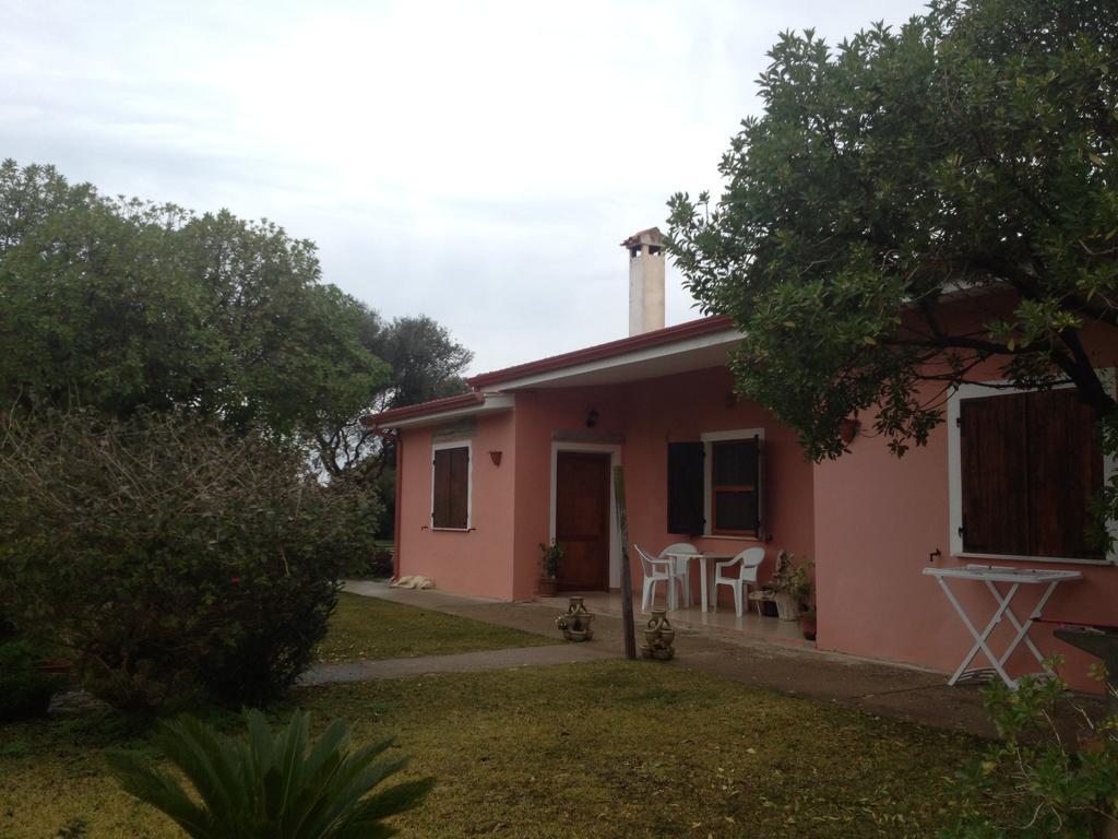 La Contea Bed & Breakfast Sant'Anna Arresi Exterior photo