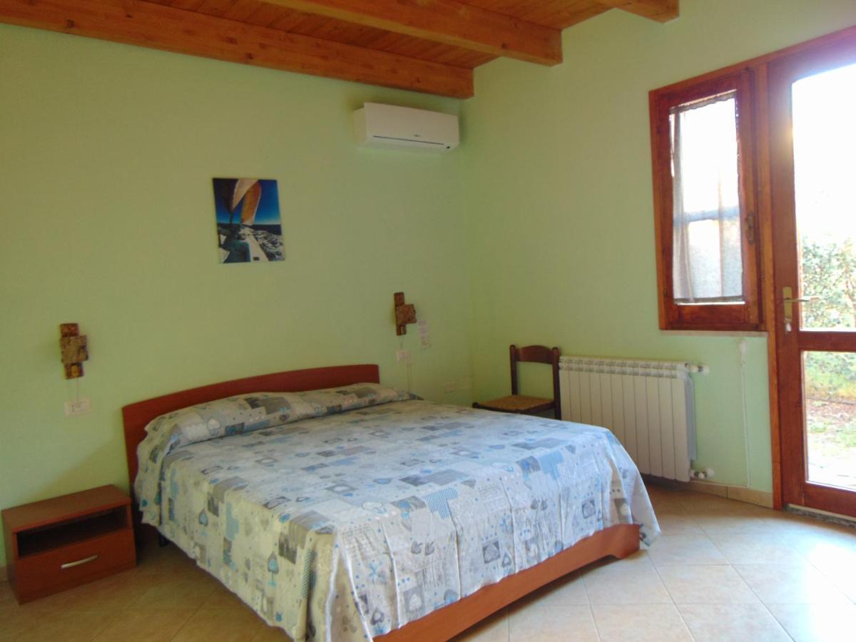 La Contea Bed & Breakfast Sant'Anna Arresi Exterior photo