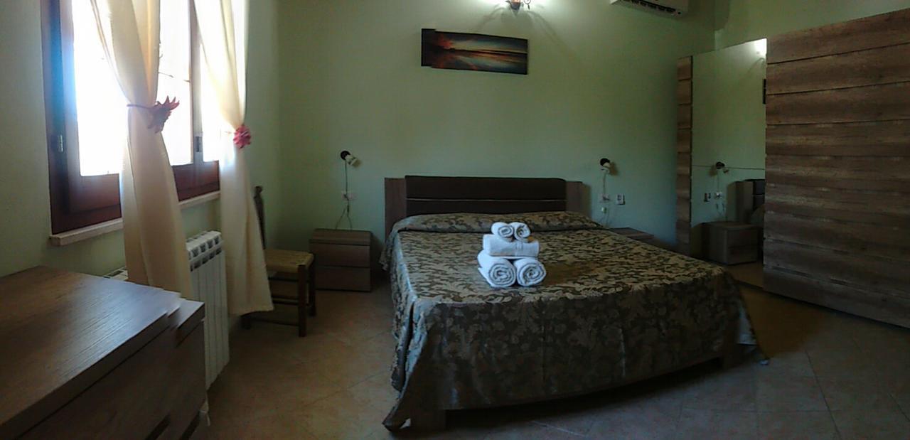 La Contea Bed & Breakfast Sant'Anna Arresi Exterior photo